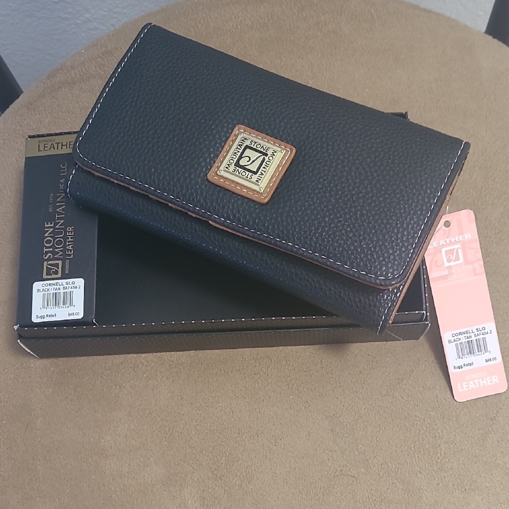 Stone Mountain Black and Tan Leather Wallet